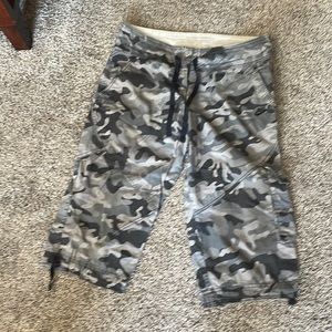 Nike Camo 3/4 length pants size 8/10 M